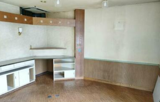 ［1690］その他　高岡市本町2-11　1F